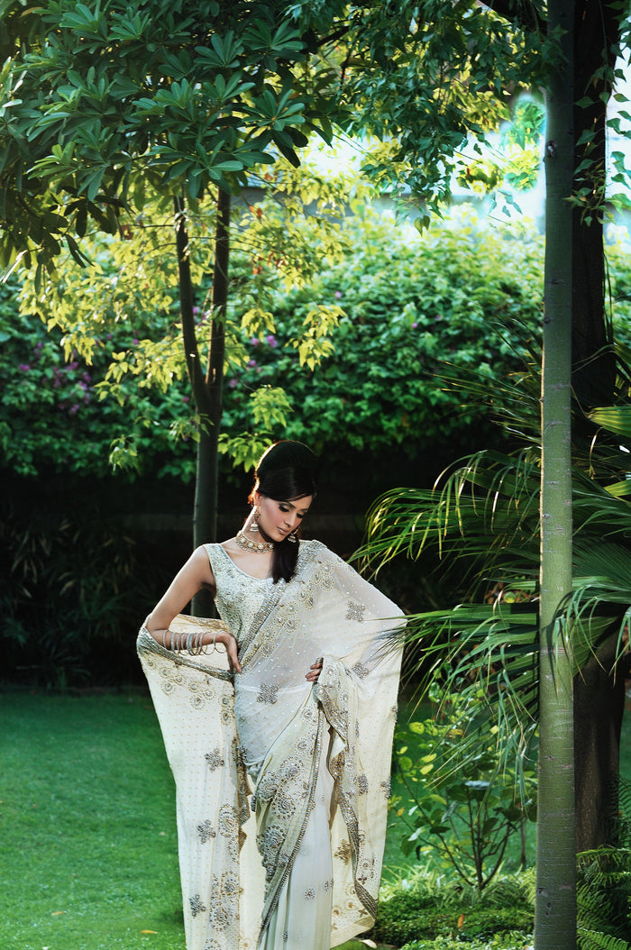 Motiya Saree